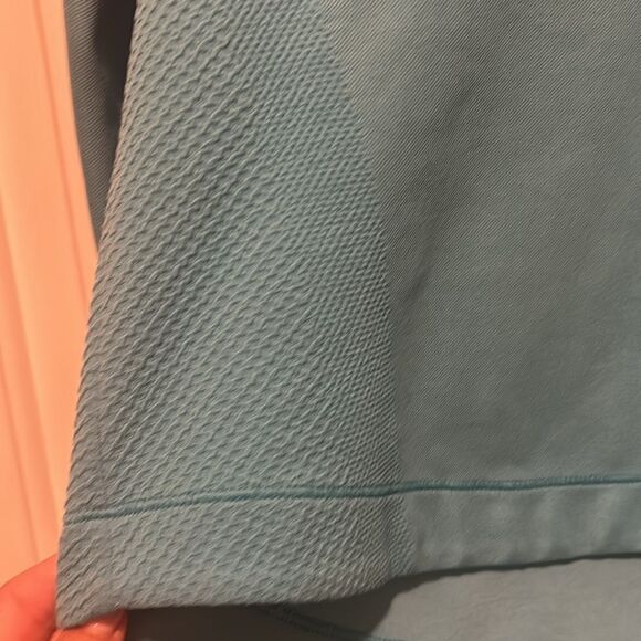 NIKE Women's Blue Quarter-Zip Top - Picture 4 of 5